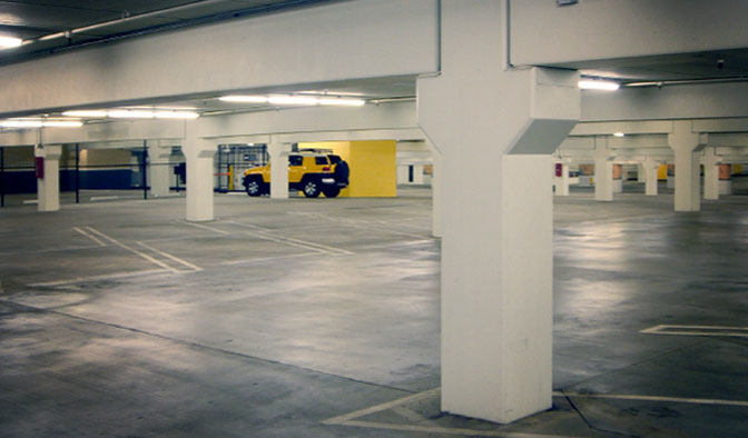 立体駐車場の内部